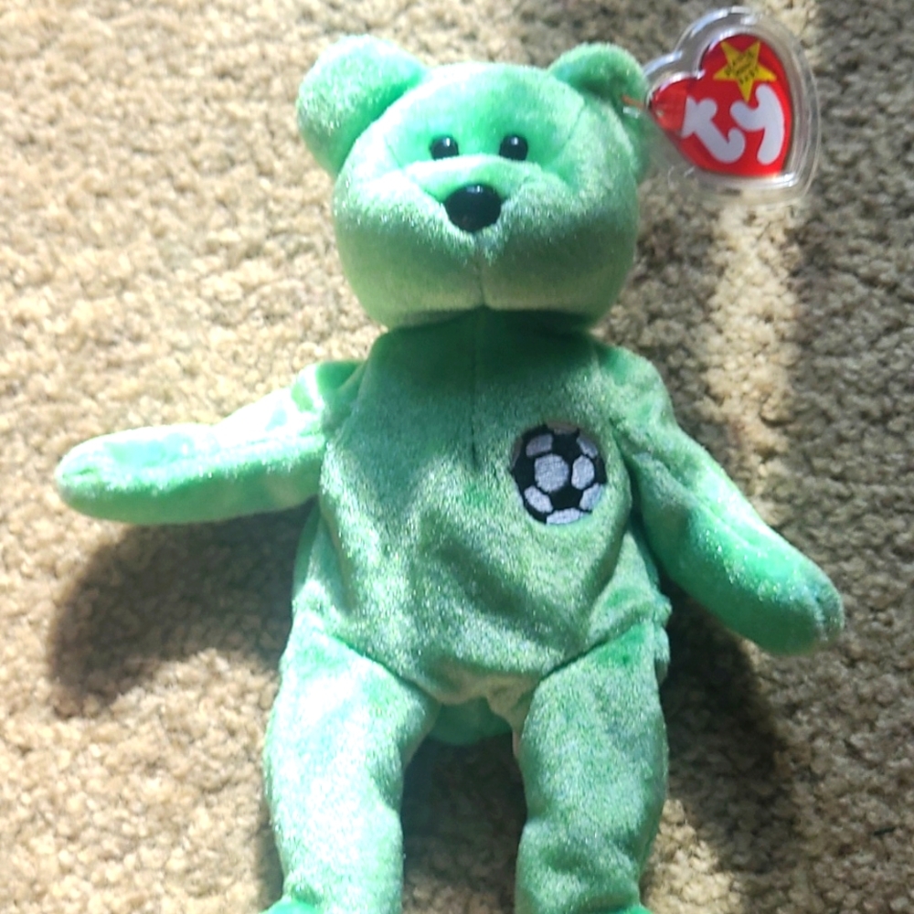 TY Beanie Baby Kicks the Bear Soccer